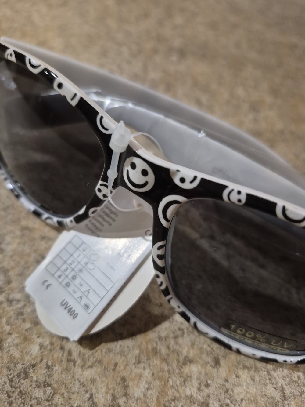 Black and White Smiley Face Sunglasses New With Tags. Kid Or Adult. - Picture 2 of 10